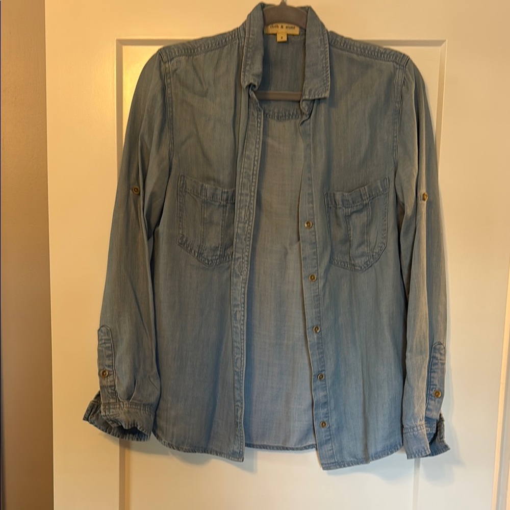 Cloth & Stone Chambray Button-Up Shirt